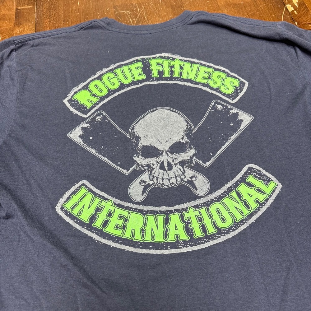 Rogue Fitness T-Shirt Mens large Gray Skull Cleaver Graphic International Tee